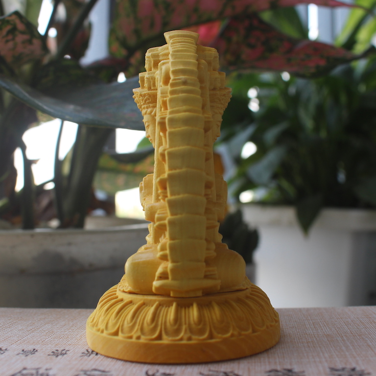 Tượng Phật Thiên Thủ Thiên Nhãn hai mặt bằng gỗ.