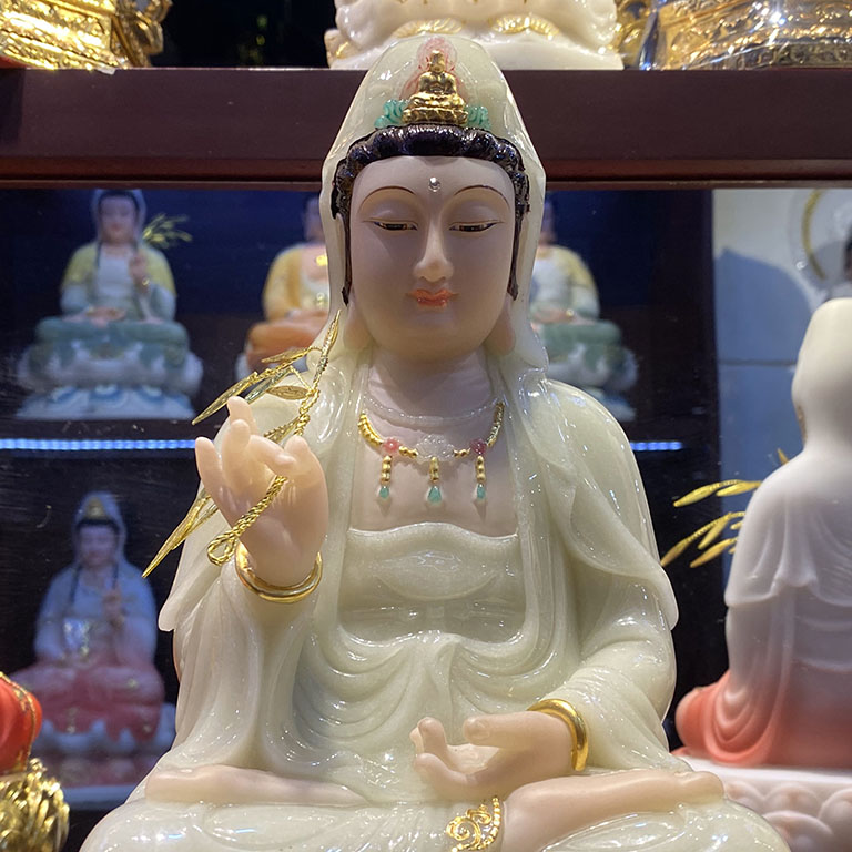 Chi tiết tượng Phật Bà Quan Âm bằng Ngọc thờ cúng cao cấp tại tp hcm