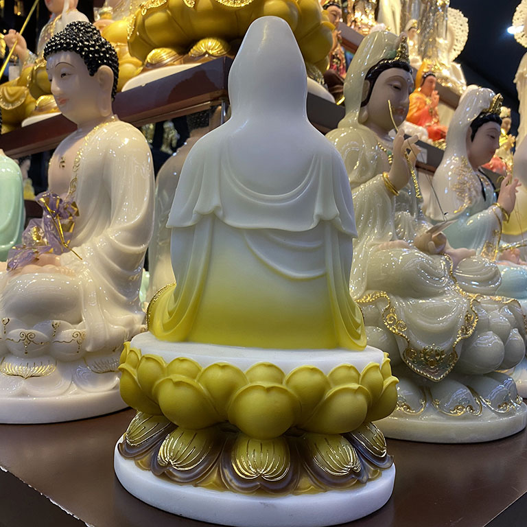 mặt sau Tượng Phật Bà Quan Âm Màu Vàng, cao 30 cm