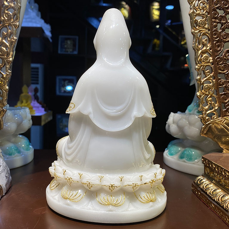 Mặt sau của tượng Phật Bà Quan Âm bằng bột đá cao cấp cao 20 cm