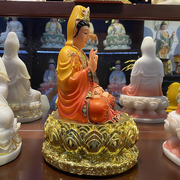 Tượng Phật Bà Quan Âm thờ cúng tại nhà ở Hà Nội