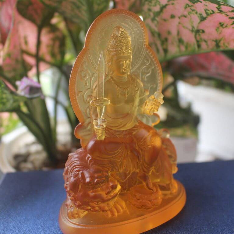 Tượng Phật Văn Thù Bồ Tát lưu ly màu vàng