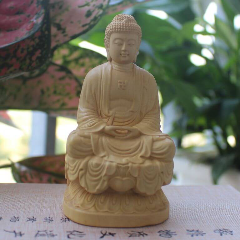 Tượng Phật A Di Đà chất liệu gỗ Hoàng Dương